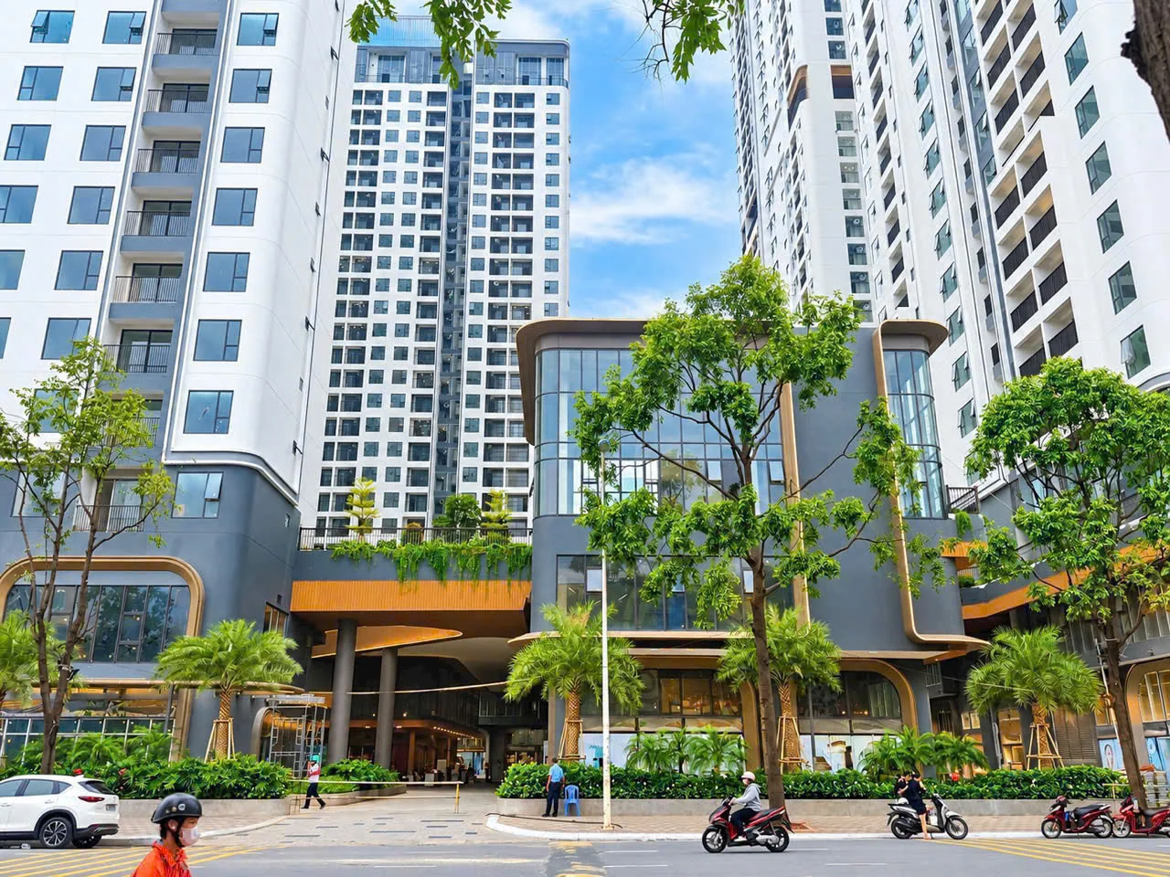 Ảnh thực tế · khối căn hộ và sân trong