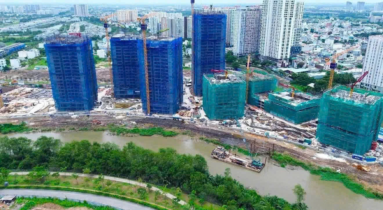 Toàn cảnh công trường từ trên cao · 09/2026